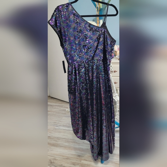 Venus Asymmetrical Sequin Dress - Picture 2 of 5